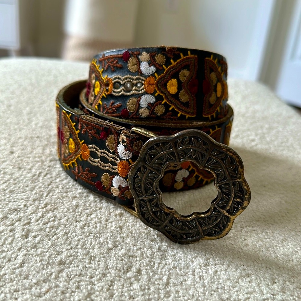 Lucky Brand boho floral embroidered leather belt